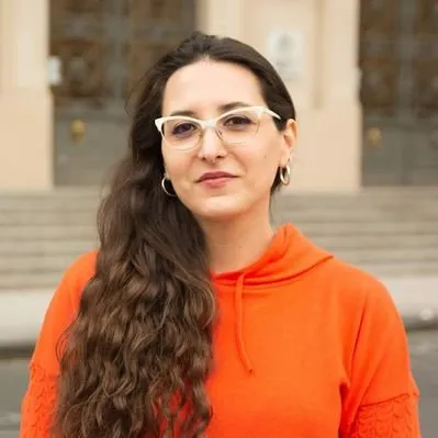 lrjxZOAv_400x400