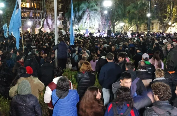 sm-rosario-apoyo-cristina