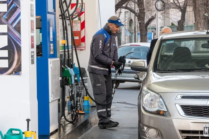 aumento-naftas-combustibles-estaciones-servicio-precios-aumentosjpgwebp