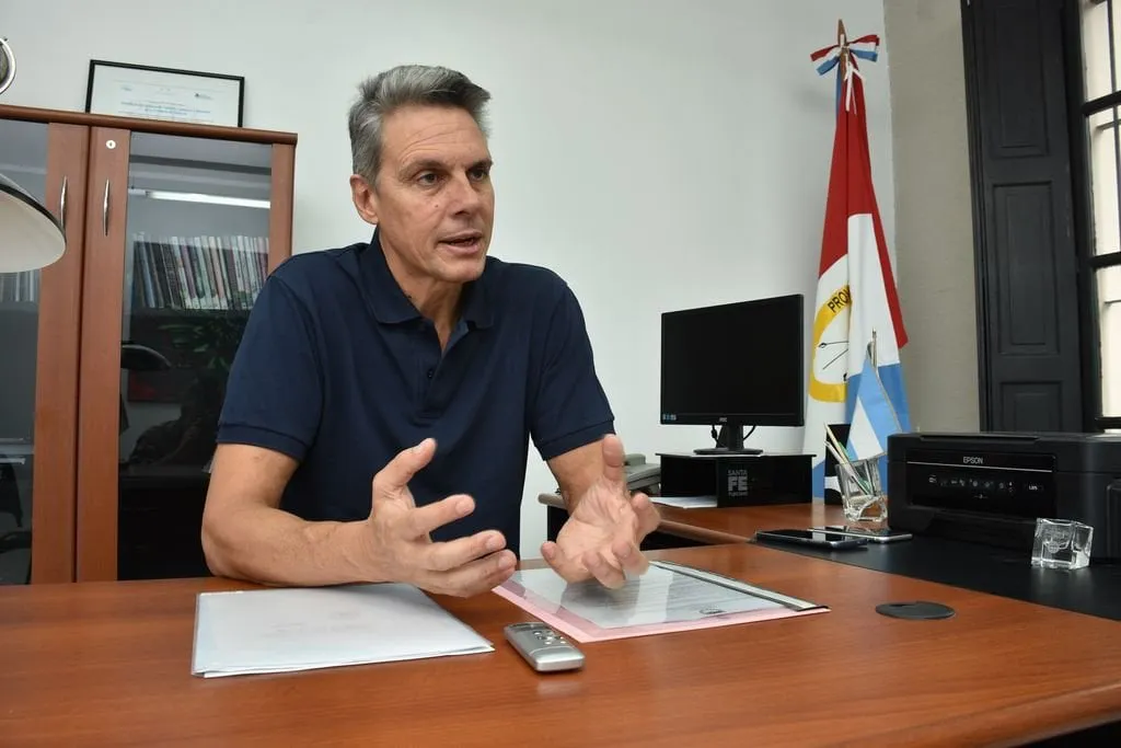 285866_alejandro_grandinetti_plano_medio_1024_x_680