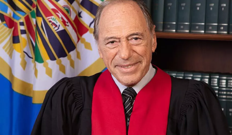 e-raul-zaffaroni-01_800_900