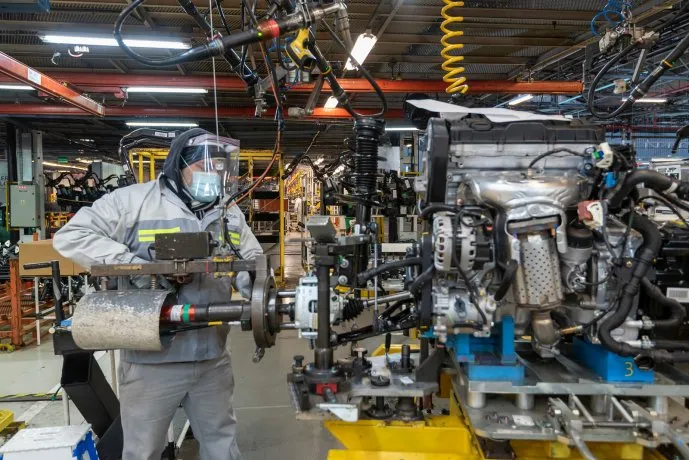 industria-automotriz-fabrica-trabajo