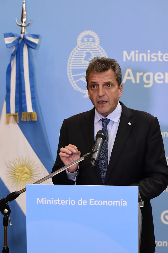 31-10-2023_el_ministro_de_economia_y-1jpg