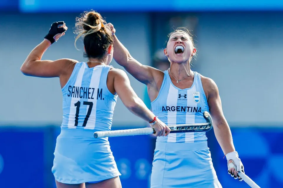 863592-las-20leonas-201-1