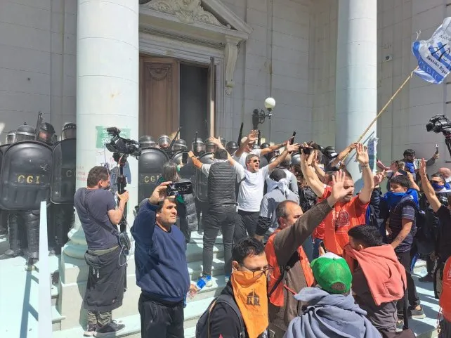 2024-09-11-incidentes-legislatura-80502747jpg